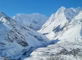 Beyond Rohtang