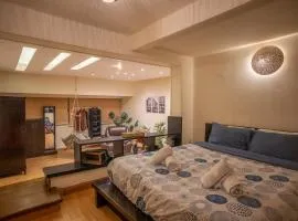 Vintage Vibrant Space !