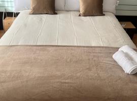 Apartamento en Zaragoza-3, hotel di Zaragoza