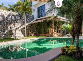 Cozy House with Pool and 3 Bedrooms, hotel en Yautepec de Zaragoza