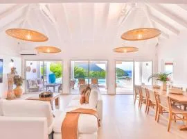Villa Lily Blue Spacious and Elegant Heated Pool Sea View 4 Bedrooms