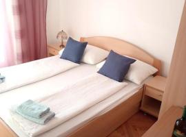 Room in Lopar with Balcony, WIFI 4620-95, hotel di Lopar