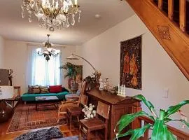 PARIS AUTHENTIC HOUSE 2 Maisons 1 studio ideale pour groupes, capacité 30 personnes