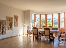 Panoramic Gallery House, hotel v destinaci Garni