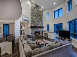 $5M Luxury Waterfront Villa - 14 MI to Aspen