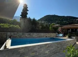 Zena Suites
