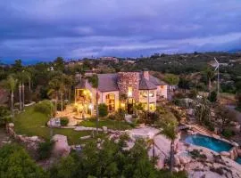 Secluded Boulder Groves Resort Getaway!