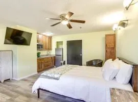 Quiet Oakland City Studio Walk Downtown!