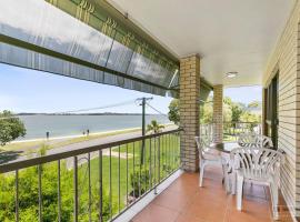 Channel Views, hotel in Bongaree