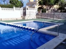 Sunny house in Santa Pola, shared pool