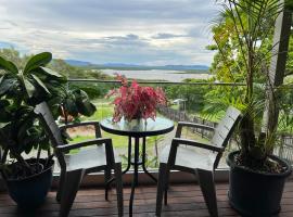 The Orchid Suite - 2 Bed 1 Bath Apartment in Cooktown, hotel in Cooktown