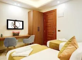 Limewood Stay Premium Studios - Near Sector 29