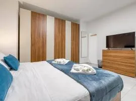 Grand 3bed Burseley Terrace Fl8 Swieqi By Homely