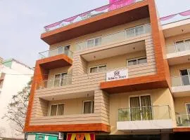 Infinity Stays Hotel Near Medanta Hospital
