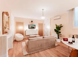 Central 2-Bedroom Apartment with Free Parking and High-Speed Wi-Fi