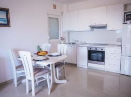 Gloria, hotel v destinaci Promajna