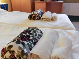 Pod starymi lipami, hotel v destinaci Štetín