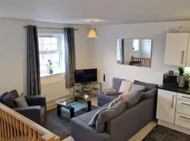 Hereford - Robin Coach House - Located On City Outskirts In North Hereford - Modern 2 Bedroom Property With Parking - Suitable For Small Family, Couple Or Contractors - Hosted by RENTMYHOUSE
