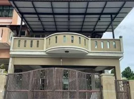 7 Rooms Budget 3 Tingkat USM Gelugor Georgetown