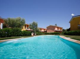 Villa Mama private compound swimming pool, hotel i Sant'Anna Arresi