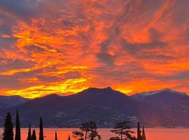 Postcard view 3 minutes walk from the lake, strandhotell i Menaggio