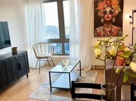 Spacious one bedroom flat opposite station