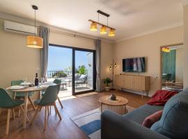 Heart of Mijas Gorgeous Flat with Panoramic View, hotel in Mijas