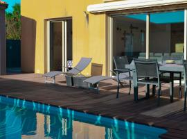 Superbe villa avec piscine située à 2 km de la Grande Plage des Sables, hotel i Les Sables-d'Olonne