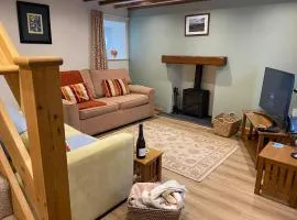 Quaint & Cosy Cottage Hamlet Location for 4 & Pets - Pass the Keys