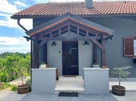 Vacation house SMEKI, hotel v destinaci Lokošin Dol