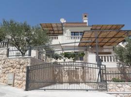 Apartments Branka, hotel in Sevid