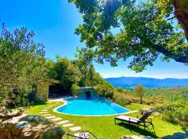 Wild Boar Mountain, Luxury Escape & Stunning Views!, hotel in Bédarieux