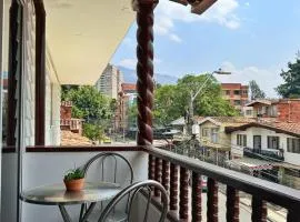 Apartamento cerca a Estadio con balcon y 5 habitaciones