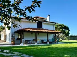 Maravillosa casa entre el mar y la montaña