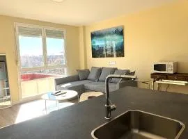 23 DOWN TOWN IN METRO IN 5 Station straigh WIFI AC