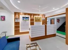 Hotel Sandhya Near Park