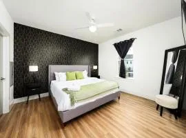 Sleek Stylish Apartment in Prime Location