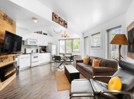 Chouette 2039 Tremblant Ski In-Out Pedestrian Village, hotel en Mont-Tremblant