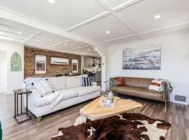 Cottage on Main Only Minutes to Downtown SLC