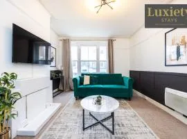 Gorgeous & Stylish 3BR Home HIGH STREET LOCATION by Luxiety Stays Serviced Accommodation