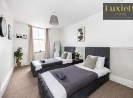 Amazing & Modern 3BR Home HIGH STREET LOCATION by Luxiety Stays Serviced Accommodation