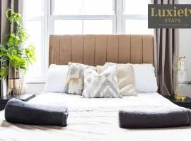 Gorgeous & Stylish 3BR Home HIGH STREET LOCATION by Luxiety Stays Serviced Accommodation