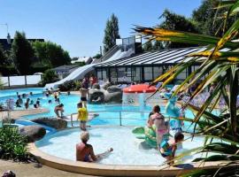 Camping 4 étoiles - Piscine - ccafffb, hotel v destinaci Saint-Lunaire