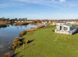Primrose Valley Lakeside Lodge