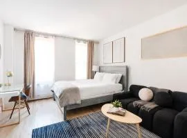 1597-14 New Renovated Studio rime UES