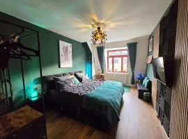 Fifty Shades of Green P18 Apartment