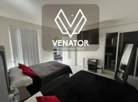 11 VENATOR House Boutique