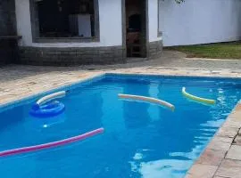 Chácara c piscina e churrasqueira em sta isabel