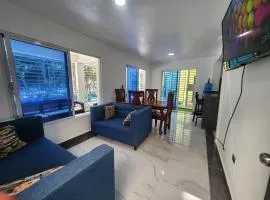 Apartment in front of beach, AC, Wifi, Hot Water