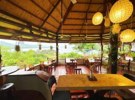 Casa Rosa Inn and Restaurant、タイタイのホテル